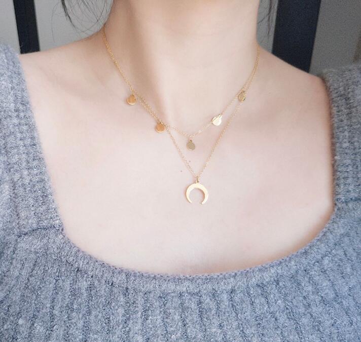 Asterism Round Round Plate Inverted Crescent Moon Necklace