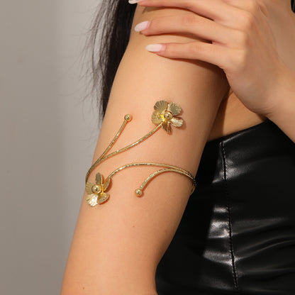 Creative Exaggerating Metal Butterfly Hollow Armband