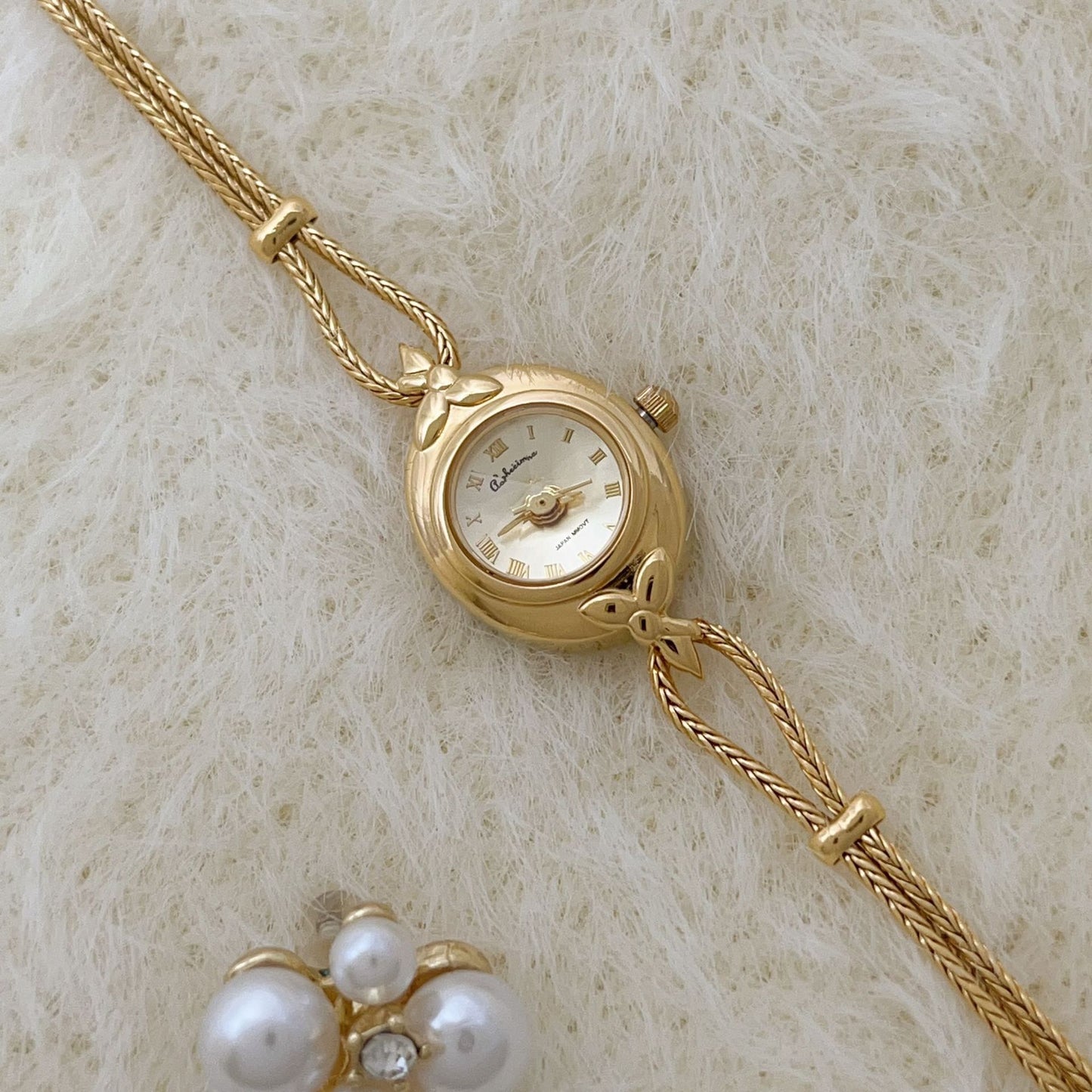 Simple Retro Literary Small Women's Watch