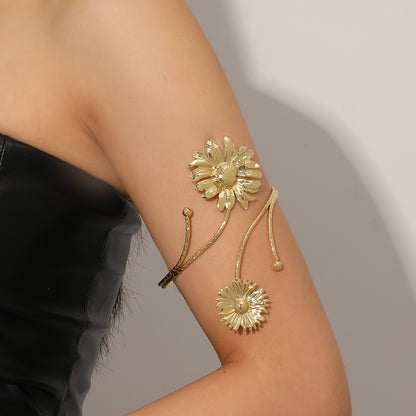 Creative Exaggerating Metal Butterfly Hollow Armband