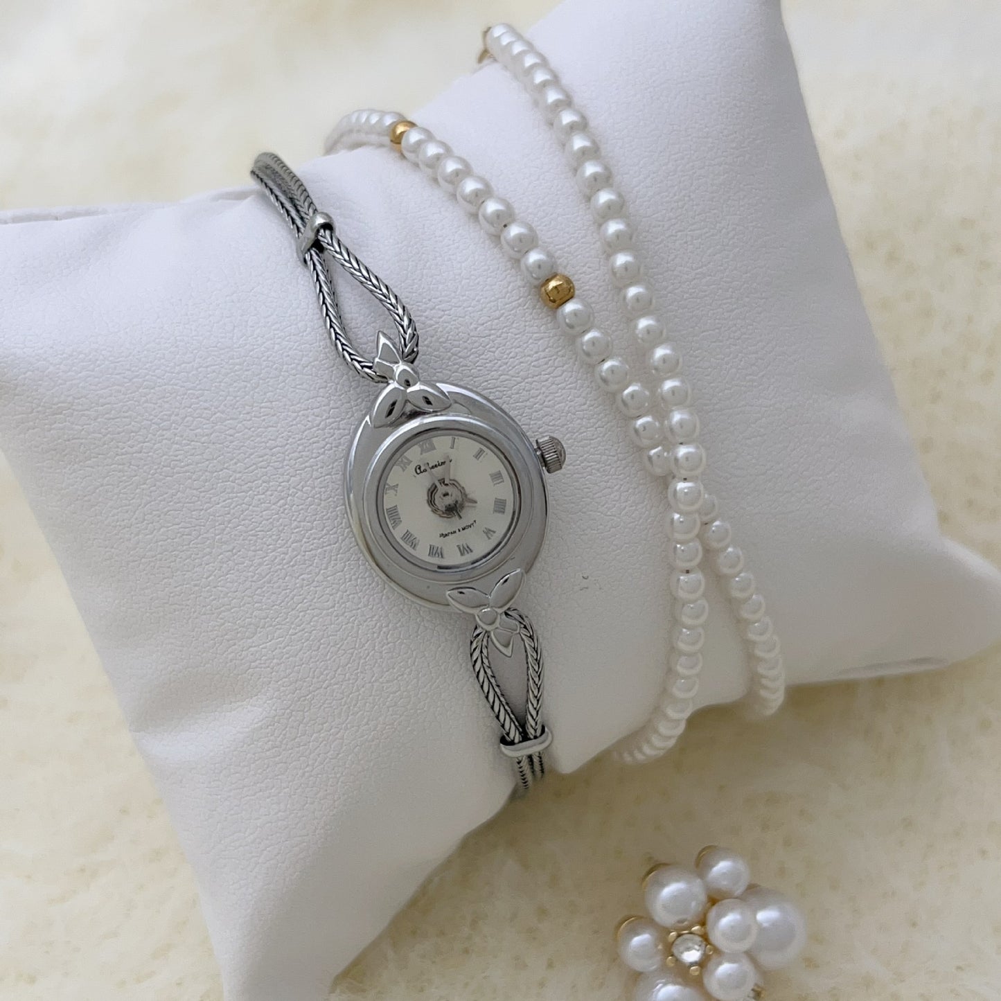 Simple Retro Literary Small Women's Watch